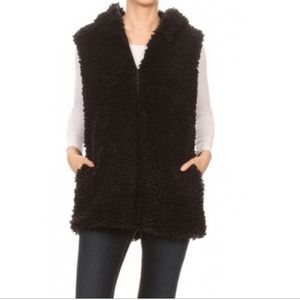 C-Mode Plusg Faux Fur Zippered Hooded Black Vest S/M 100% Polyester